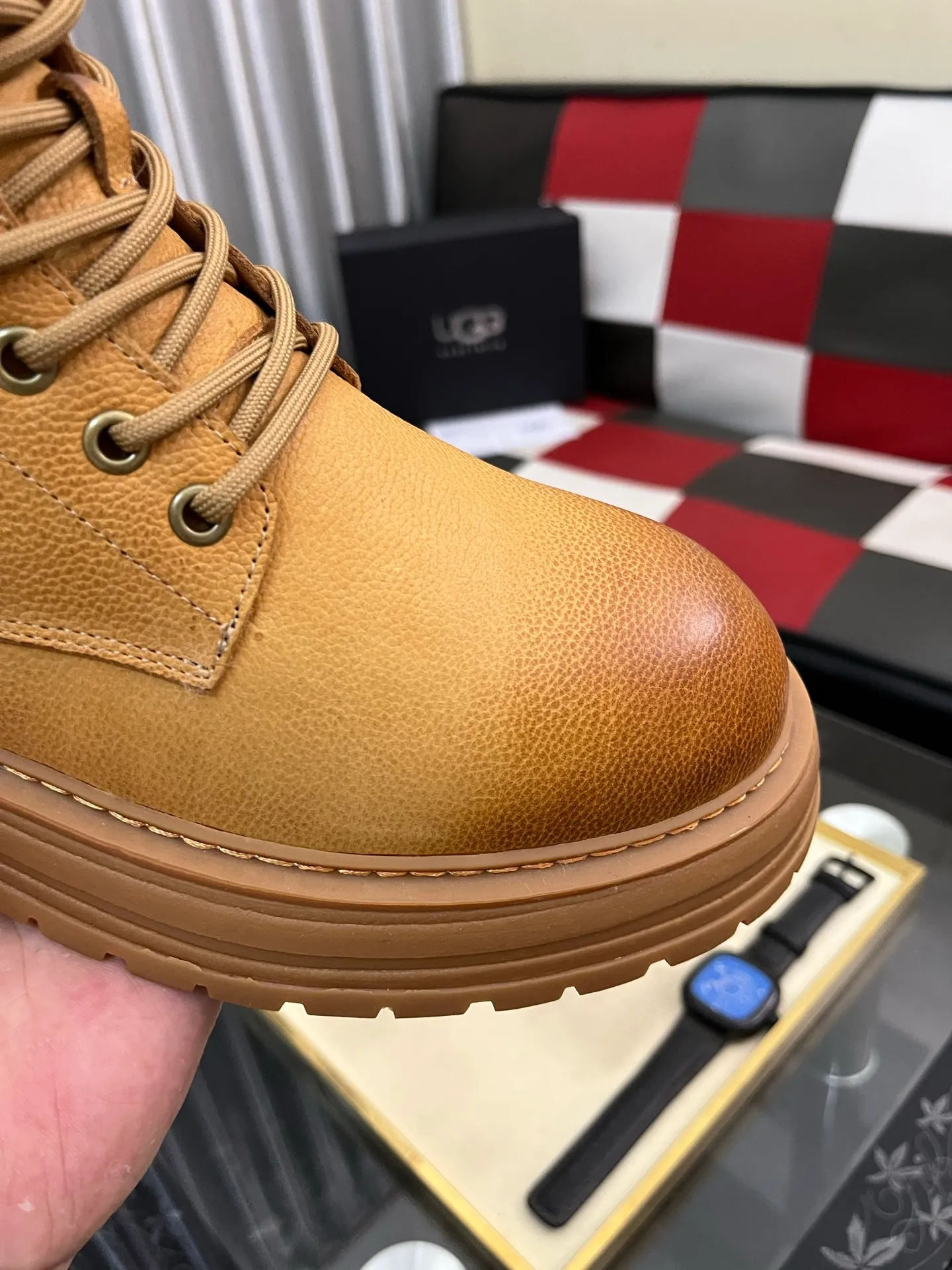 Men's Men's Shoes 💰660⌚️⌚️New UGG fur-integrated men's simple and fashionable snow shoes. The most worth buying at the end of this year are warm casual shoes. Whether you are out and about at home, their comfortable and warm performance will be your most suitable fashion companion! The material is cowhide upper and imported wool is used inside. Two layers of cowhide for warmth and comfort! The eva+ rubber patch outsole is cushioned, wear-resistant, and has good elasticity. It is light and wear-resistant, comfortable and soft, and the new simple cut is more fashionable. It has both practicality and fashion sense, so you no longer have to worry about how to match it in winter, while still maintaining fashionable taste. High-quality genuine wool produced in Dongguan. The material depends on the details! Size: 38-39-40-41-42-43-44-45